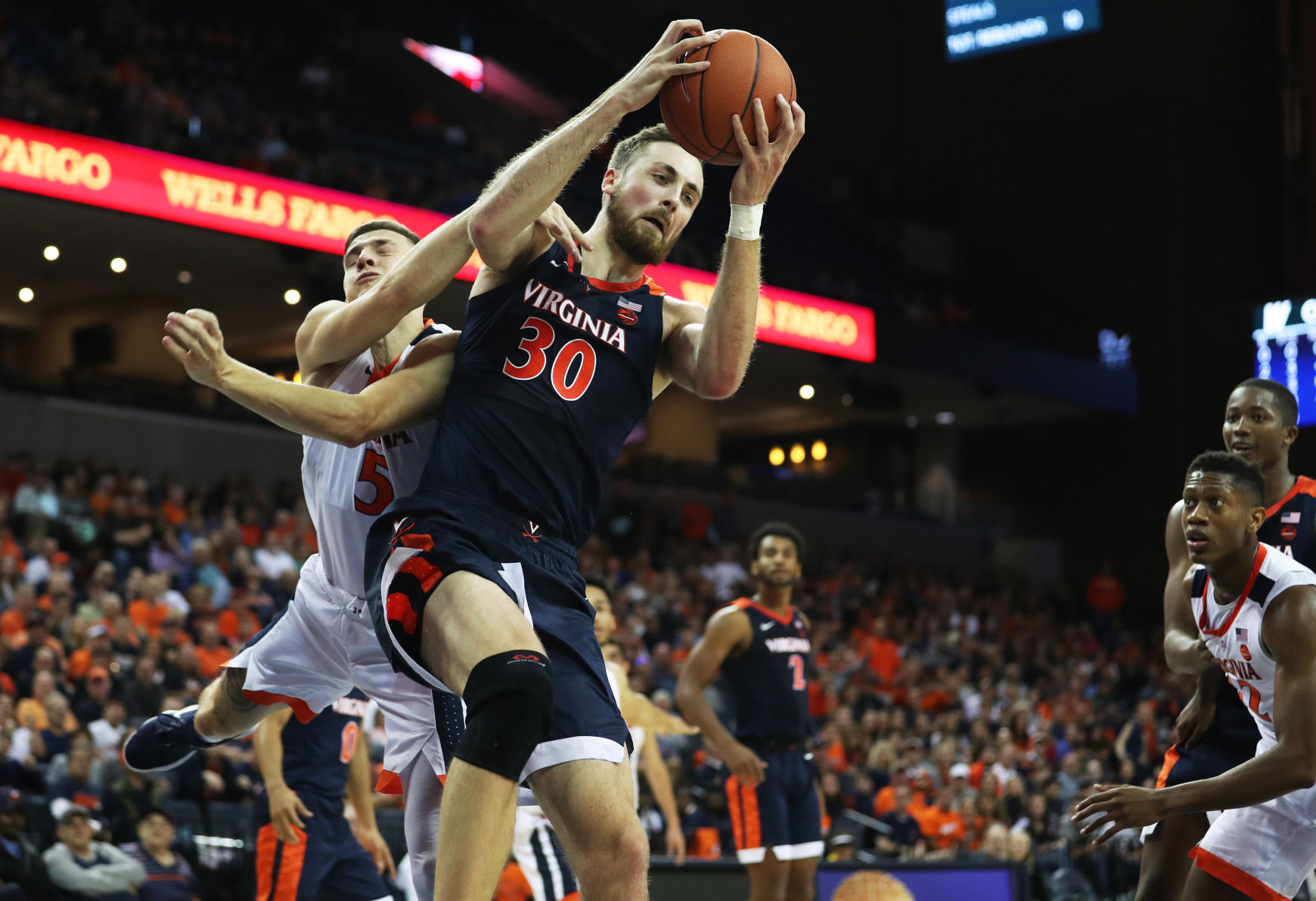 CDP 1014 Uva Hoops 453.JPG